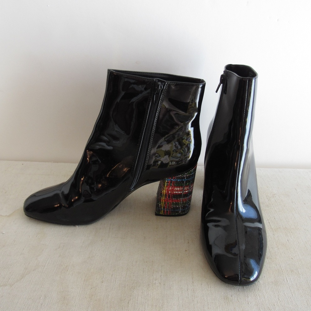 Betsey Johnson BLANCH Patent Leather Bootie SZ 10 Side Zipper Rhinestone Heels